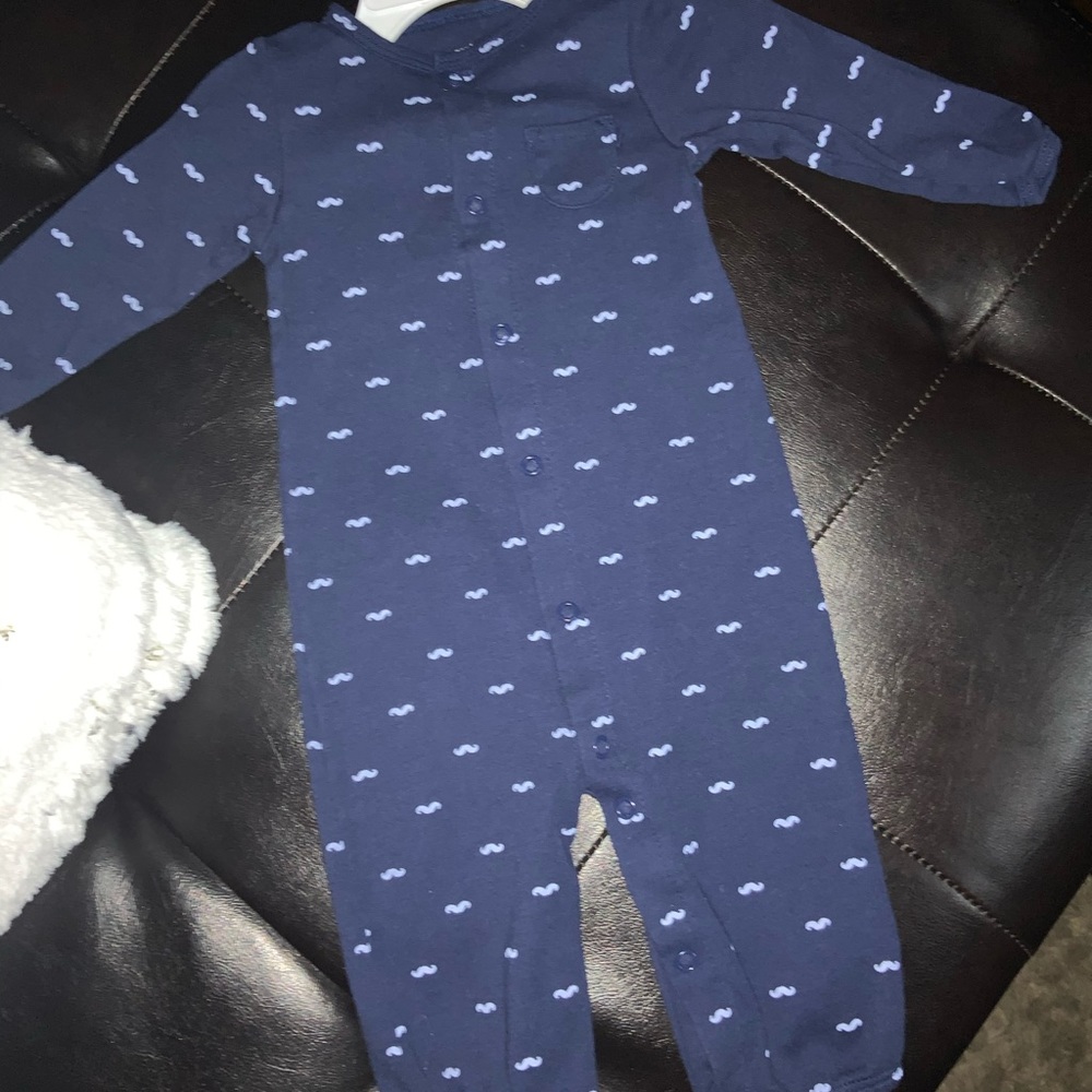 Carter’s Jumper For Baby’s Size 6M